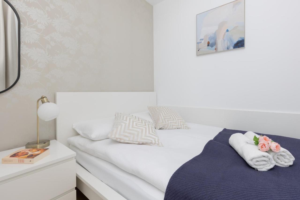 Warszawa Srodmiescie Bonifraterska Apartments By Noclegi Renters 外观 照片
